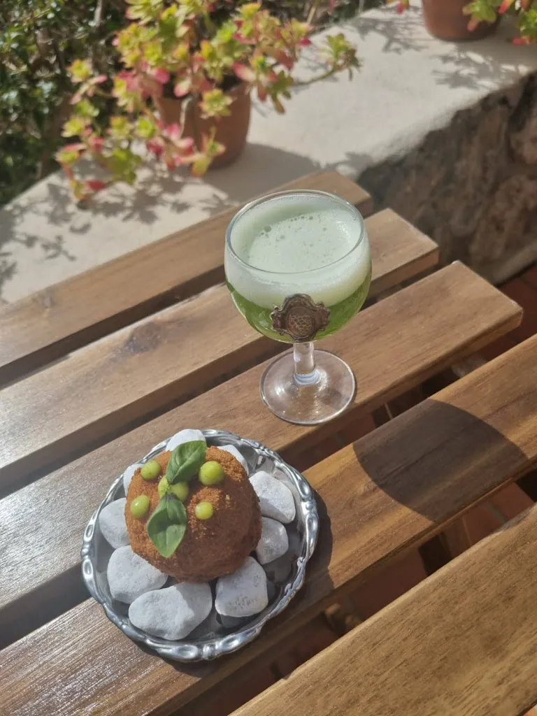 cristina petrelli_lazotea_Massarosa_review