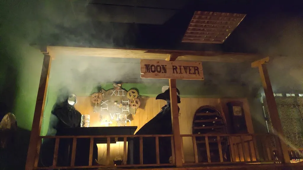 Moon River Pub_Massarosa_slider_image_2