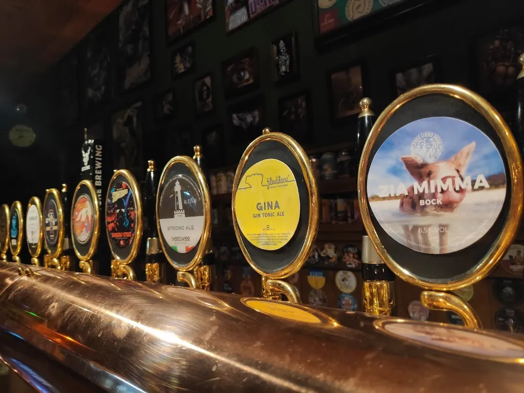 Moon River Pub_Massarosa_slider_image_3