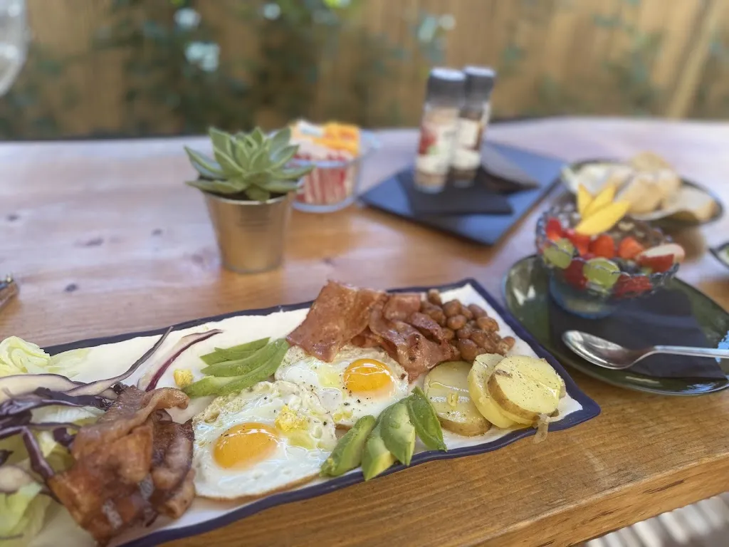 Galilee Masterson_Krabi Café & Brunch_Marina di Massa_review