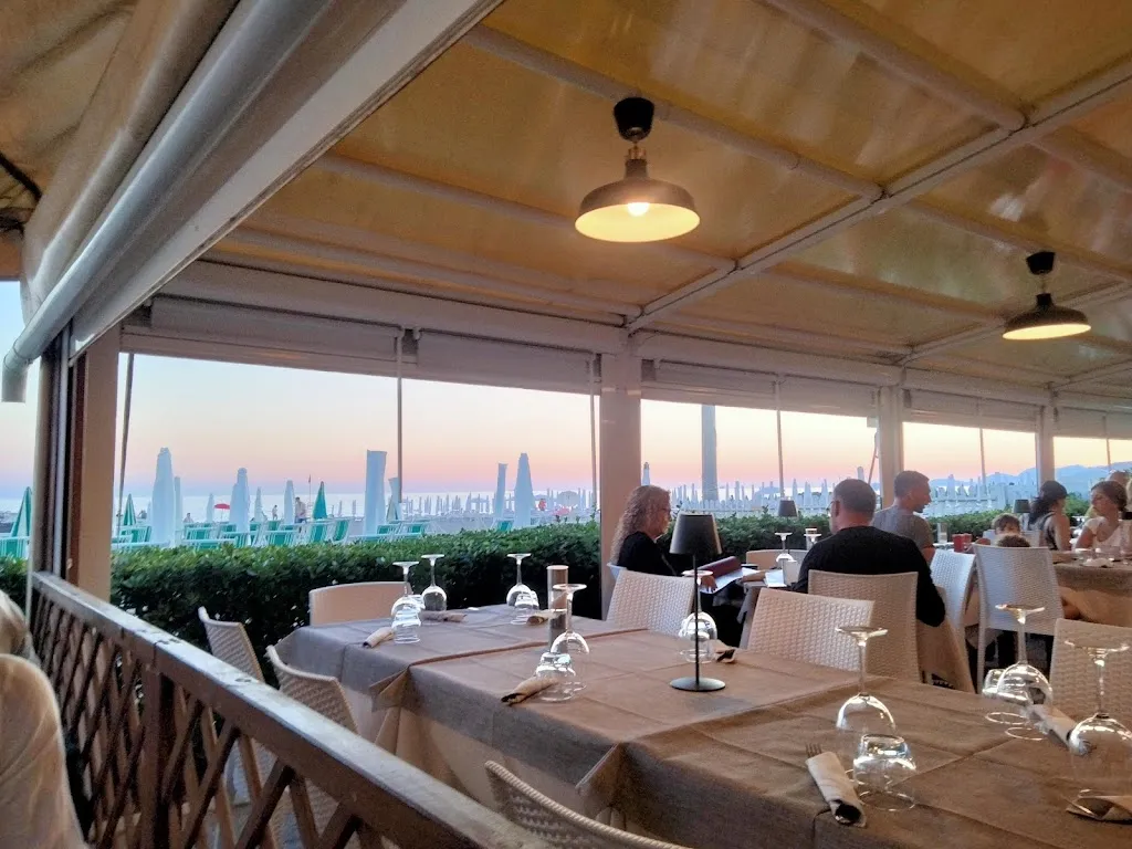 ristorante la veranda sul mare restaurant in Marina di Massa