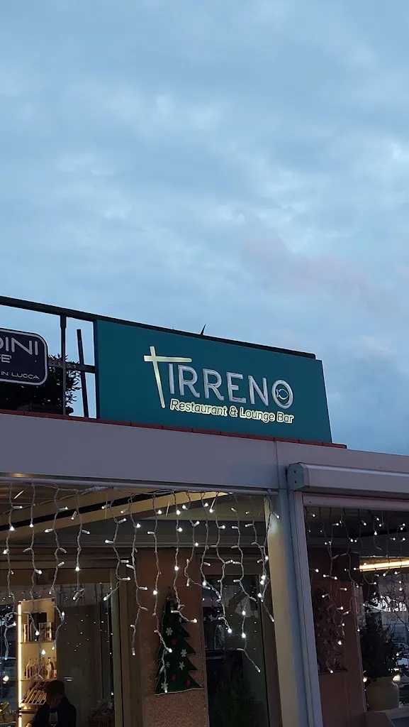 Adam Barnes_Ristorante Tirreno Lounge Bar_Marina di Massa_review