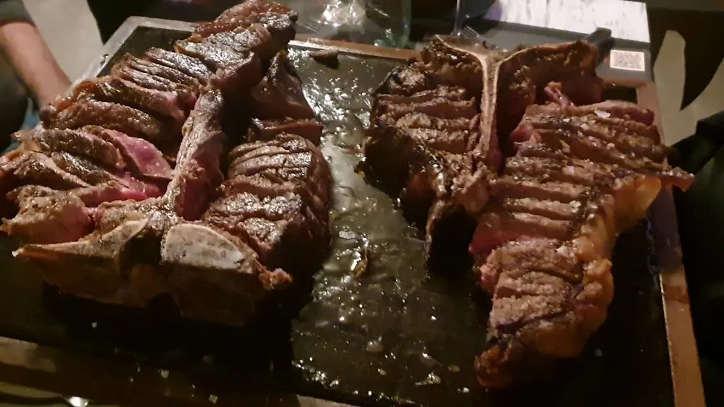 Ristorante MEAT M'AMA_Marina di Massa_slider_image_2