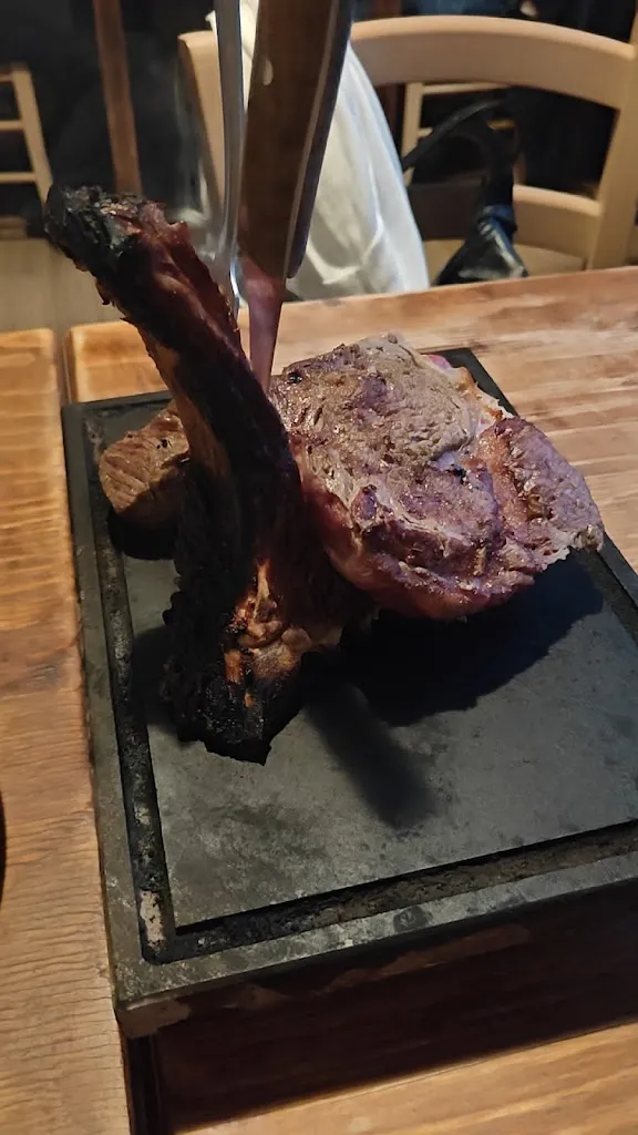 Giorgos Theodorakis_La Congiura Bisteccheria_Marina di Massa_review