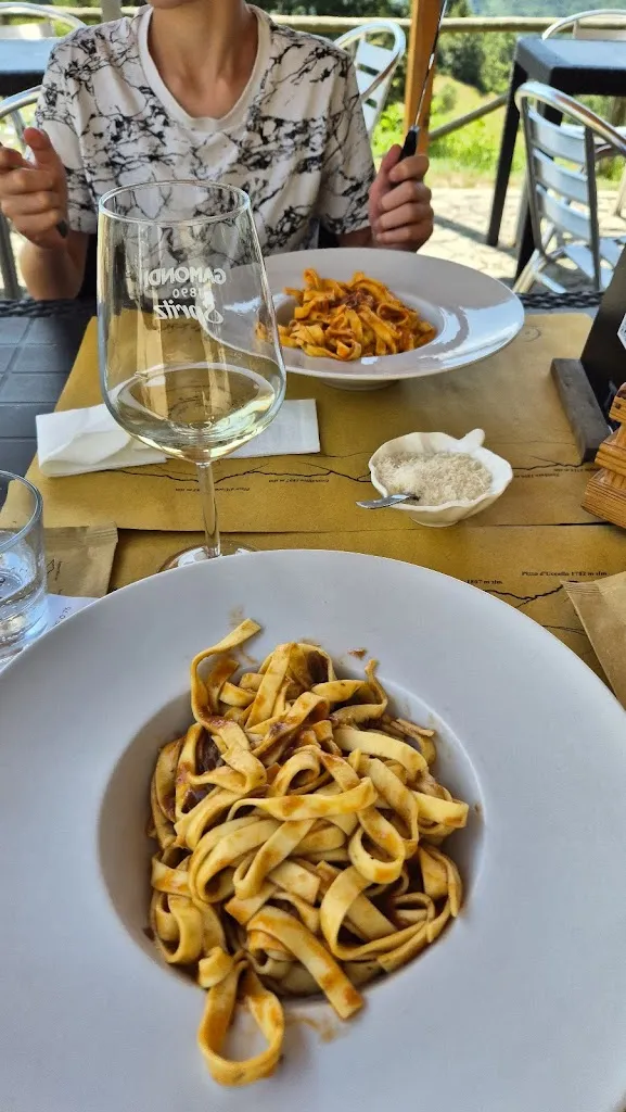 malin sadeghi_Le Bontà Del Passo_Minucciano_review