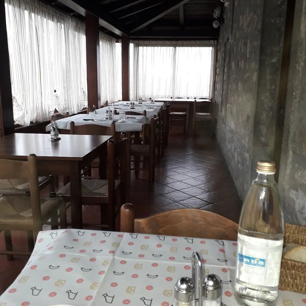 Bar Trattoria Cecchi restaurant in Minucciano