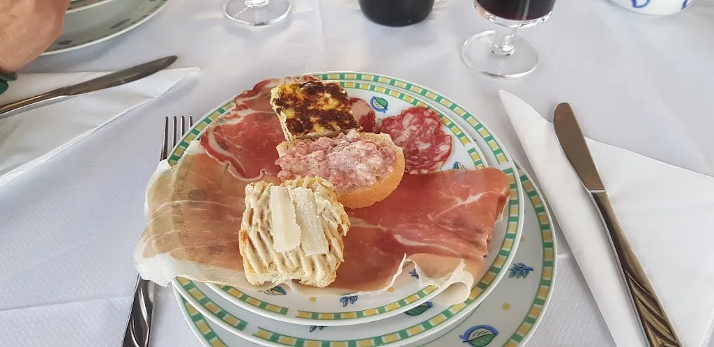 Bar Trattoria Cecchi_Minucciano_slider_image_2