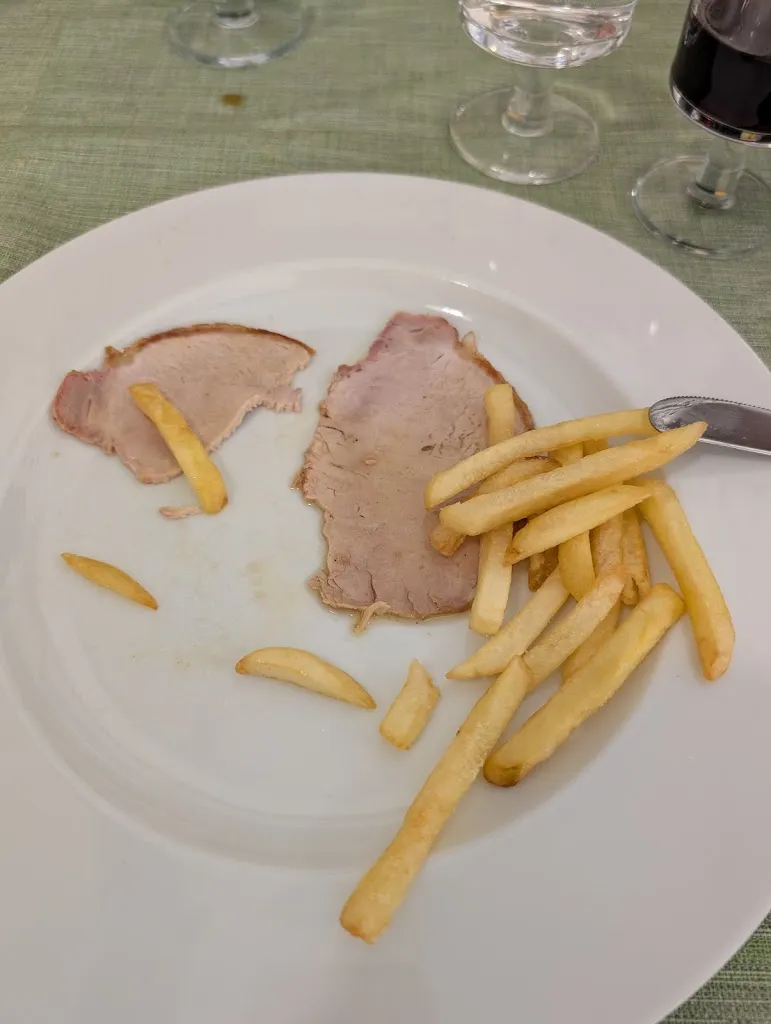 Luca Fede Spicchiale_Casa del Pellegrino_Minucciano_recensione