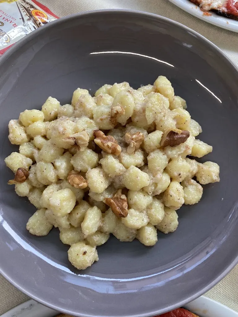 julian bo_Albergo ristorante pizzeria 