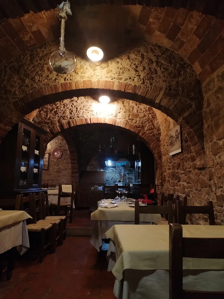 Taverna Del Vecchio Borgo_Massa Marittima_slider_image_3