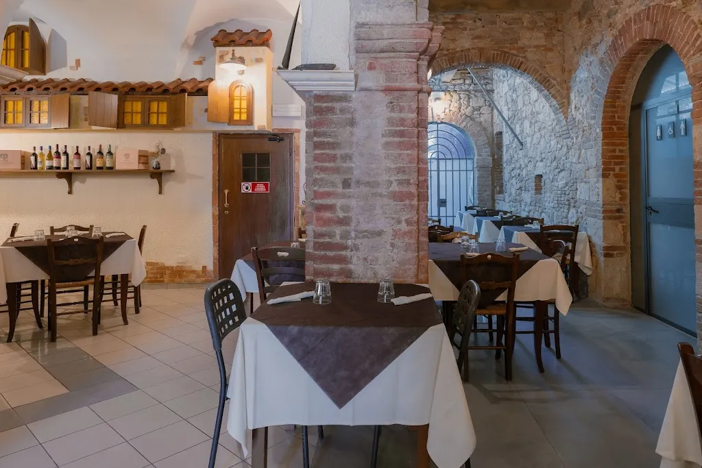 Trattoria Il Candeliere restaurant in Massa Marittima