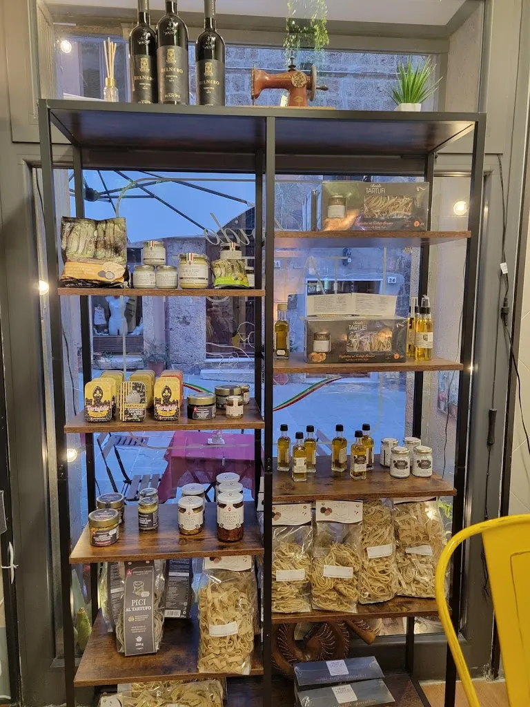 Darlene S_Truffle Garden Shop & Wine bar_Massa Marittima_recensione