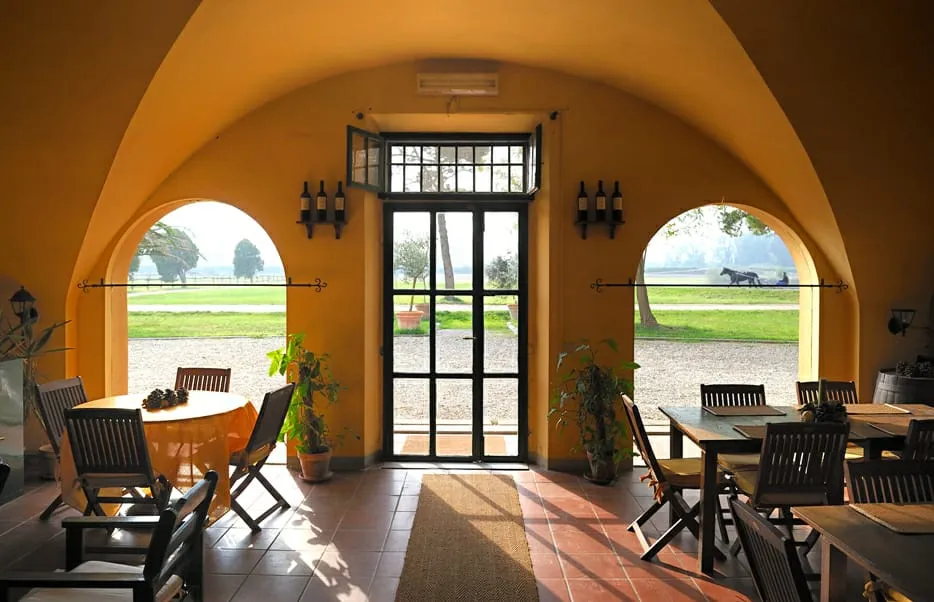 Club House Restaurant - tenuta isola di migliarino restaurant in Migliarino