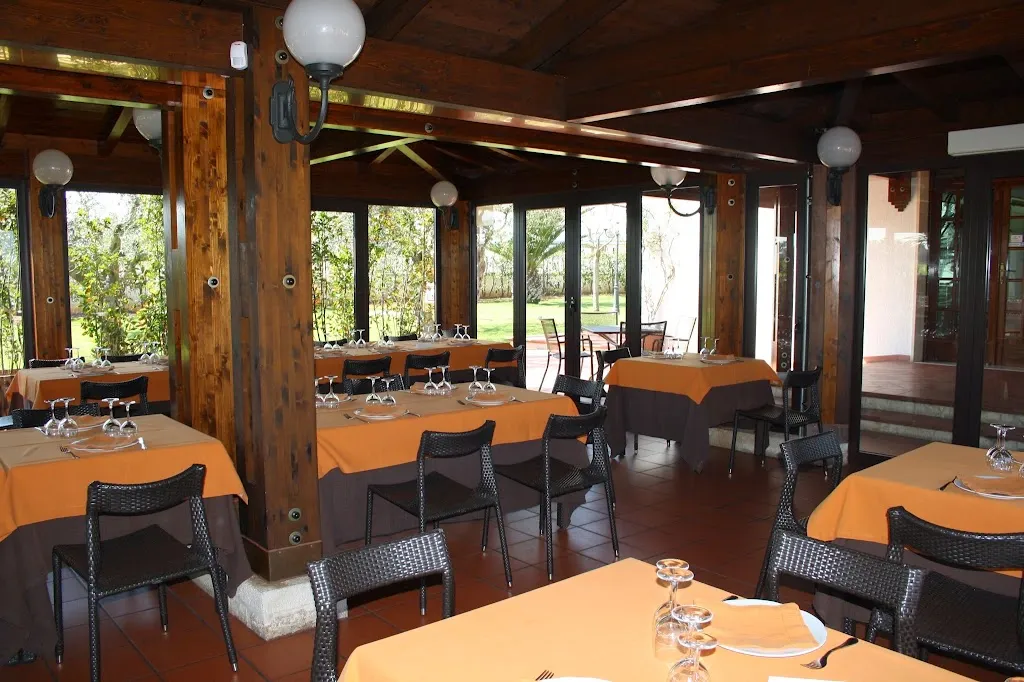 Ristorante-Pizzeria La Forchetta d'Oro_Montalbano_slider_image_1