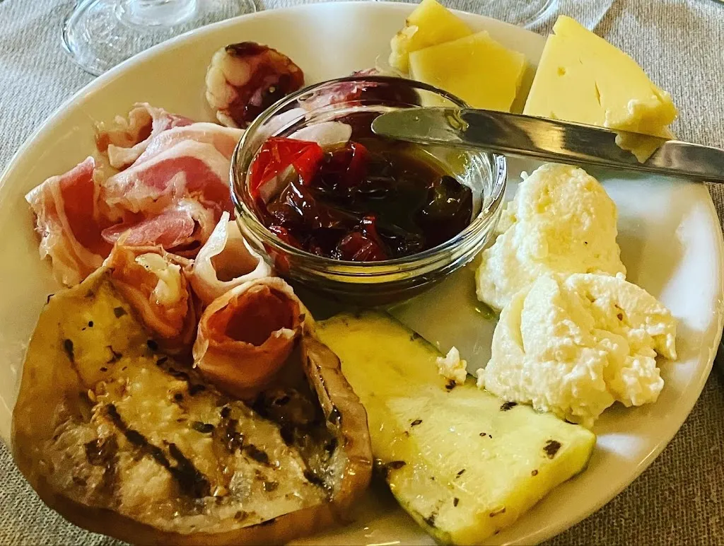 Danielle Droppers_Il Ritrovo Dei Re Ristorante_Montalbano_review