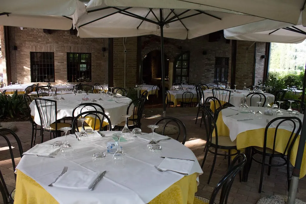 La Contea di Montale restaurant in Montale