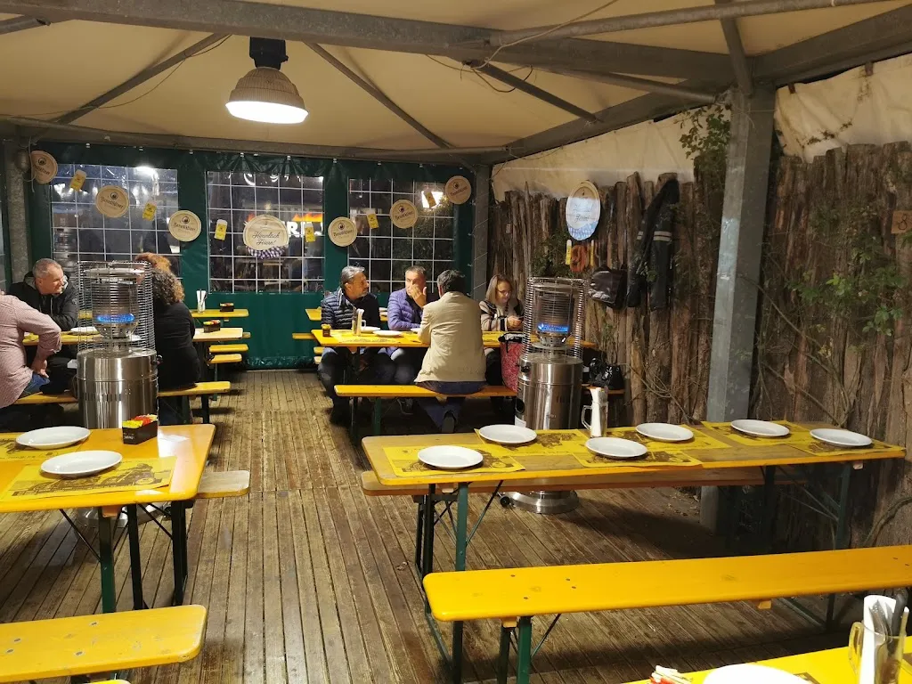 Tana del luppolo restaurant in Montale