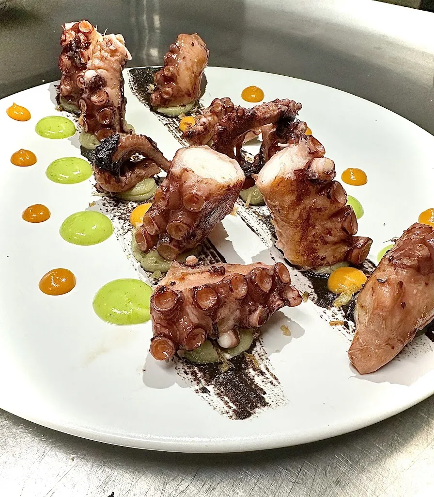 ParlaPiano Bistrot - Miscelazione in Cucina_Mola di Bari_slider_image_3