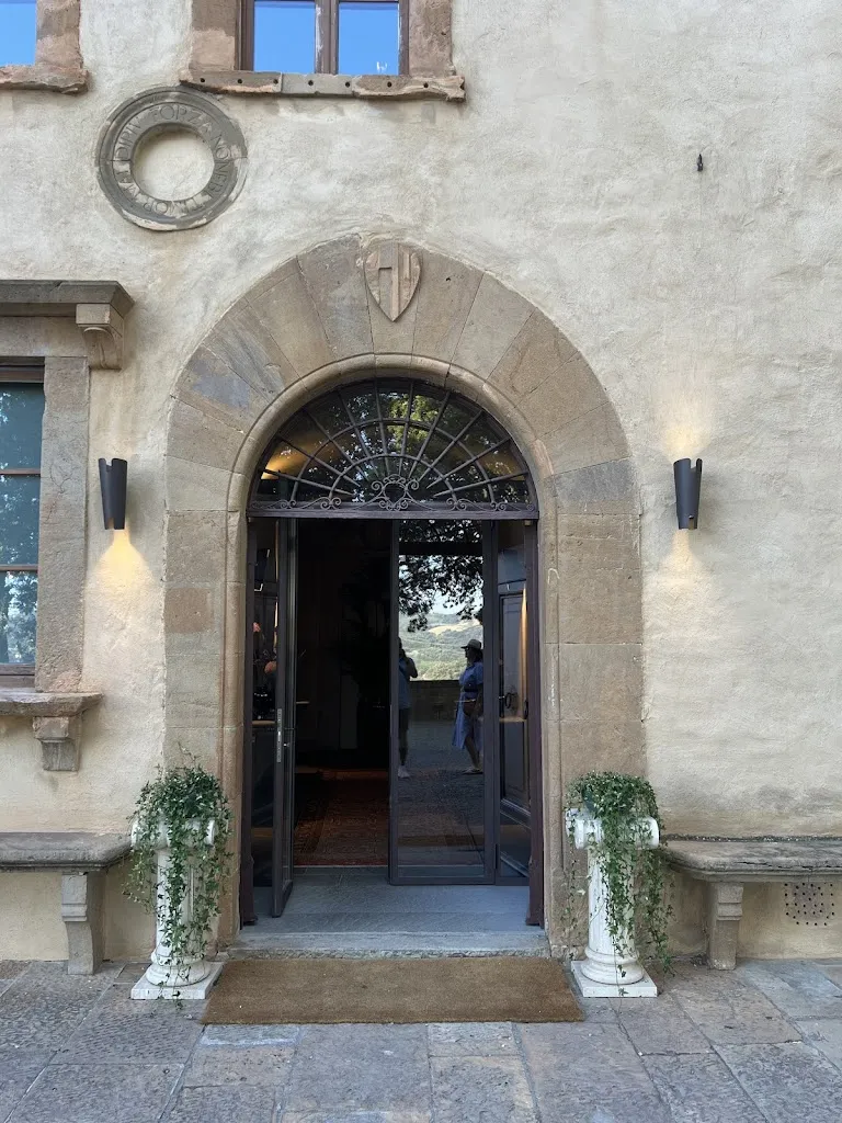 Daniel Borrego_La Rocca di Castelfalfi_Montaione_recensione