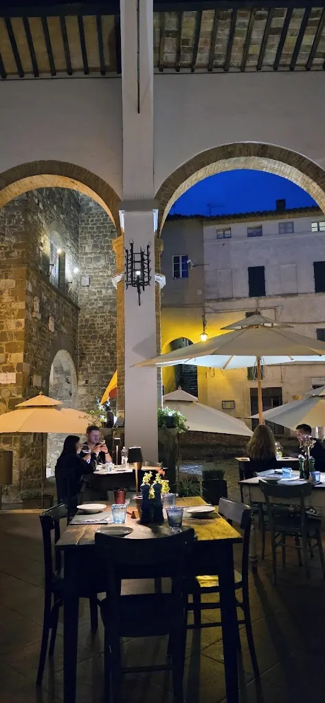 Alle Logge di Piazza_Montalcino_slider_image_3