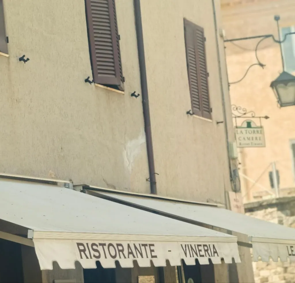 lisa hou_Vineria Le Potazzine_Montalcino_review