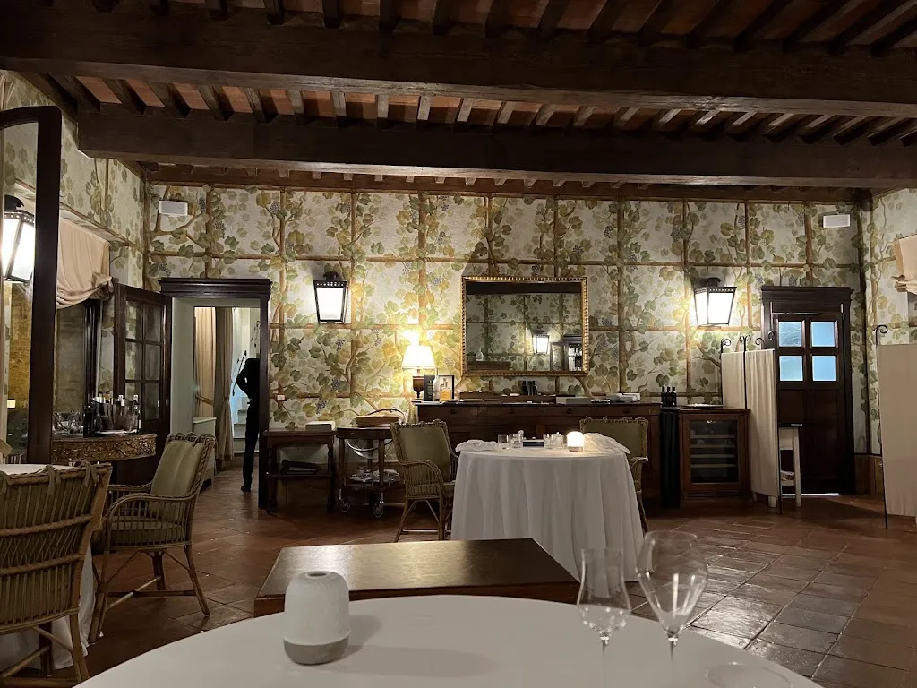 La Sala dei Grappoli restaurant in Montalcino