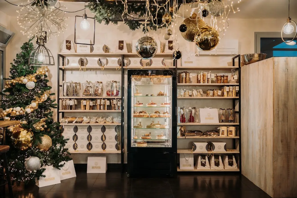 Pasticceria Raimondo restaurant in Montecalvoli