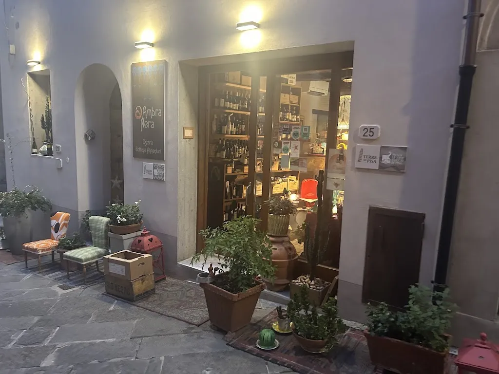 Ambra Nera_Montecalvoli_slider_image_3