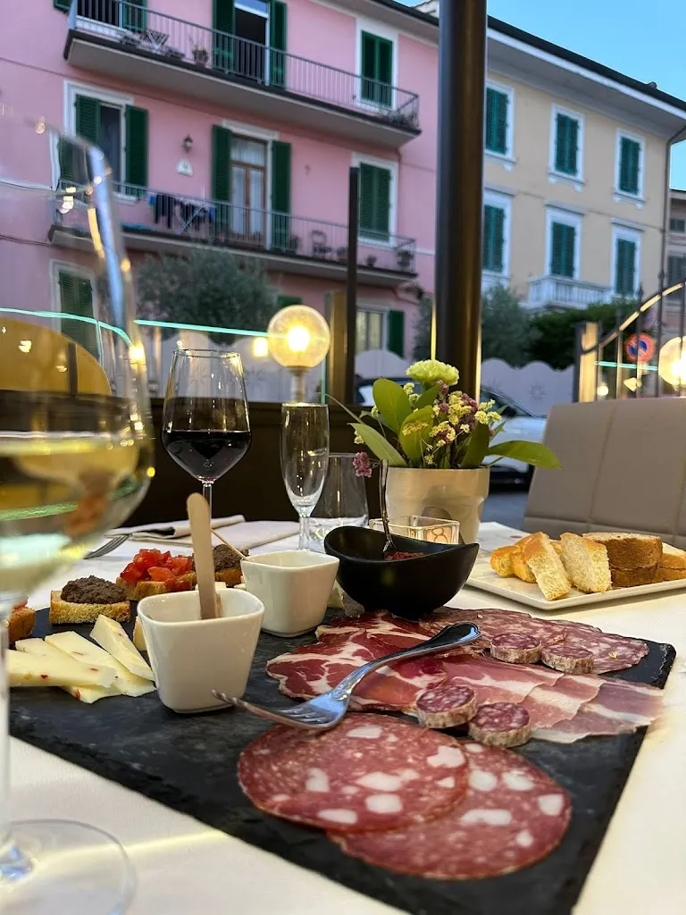 Nikola unknown_Dal Mi’Cecio_Montecatini-Terme_recensione