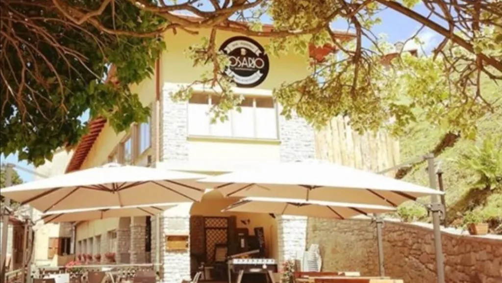 Bar Pizzeria Osteria di Montagna Da ROSARIO restaurant in Montemignaio