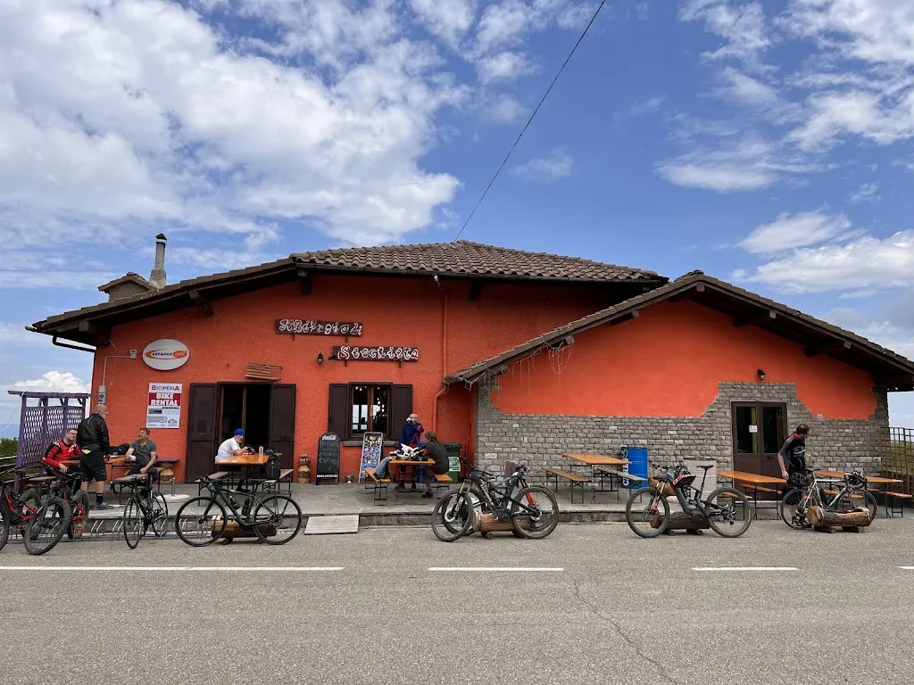 Mindy “M” Harpe_BAR and Italian Restaurant Giuntini_Montemignaio_review