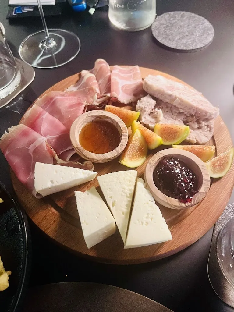 Zoi Karageorgou_Trentatré Tuscan Bistrò & Bar_Montemignaio_review