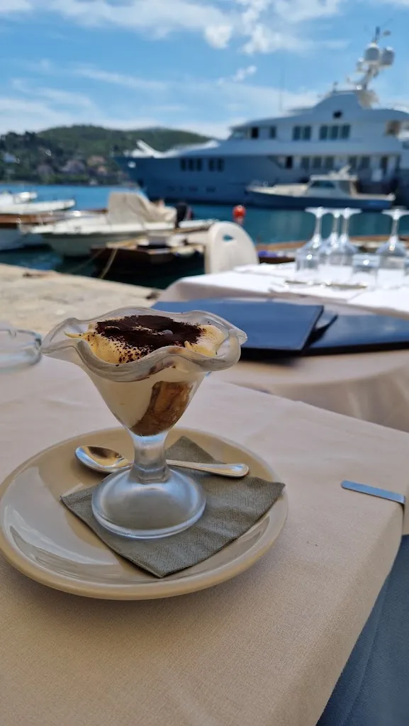 Yulia Zakharkina_Ristorante Il Moletto_Monte Argentario_review