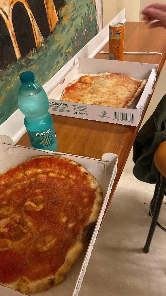 Leticia S._Pizzeria Il Colosseo Di Mola Giovanna_Mola di Bari_review