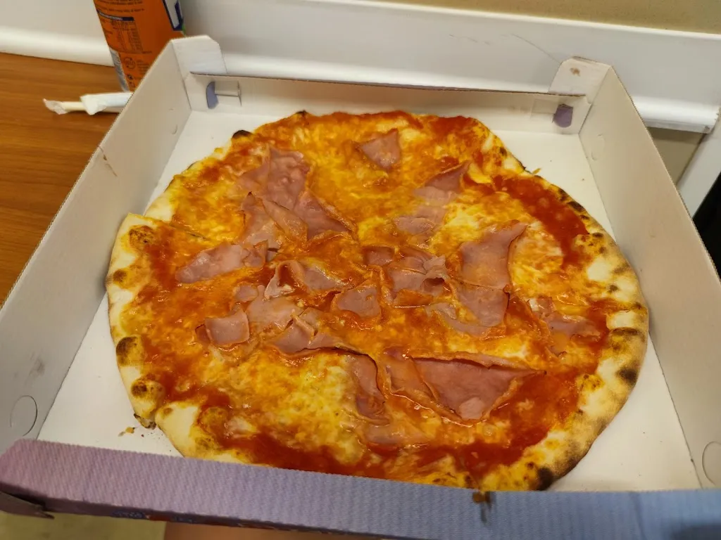 Aleksandra Siedlecka_Pizzeria Il Colosseo Di Mola Giovanna_Mola di Bari_review