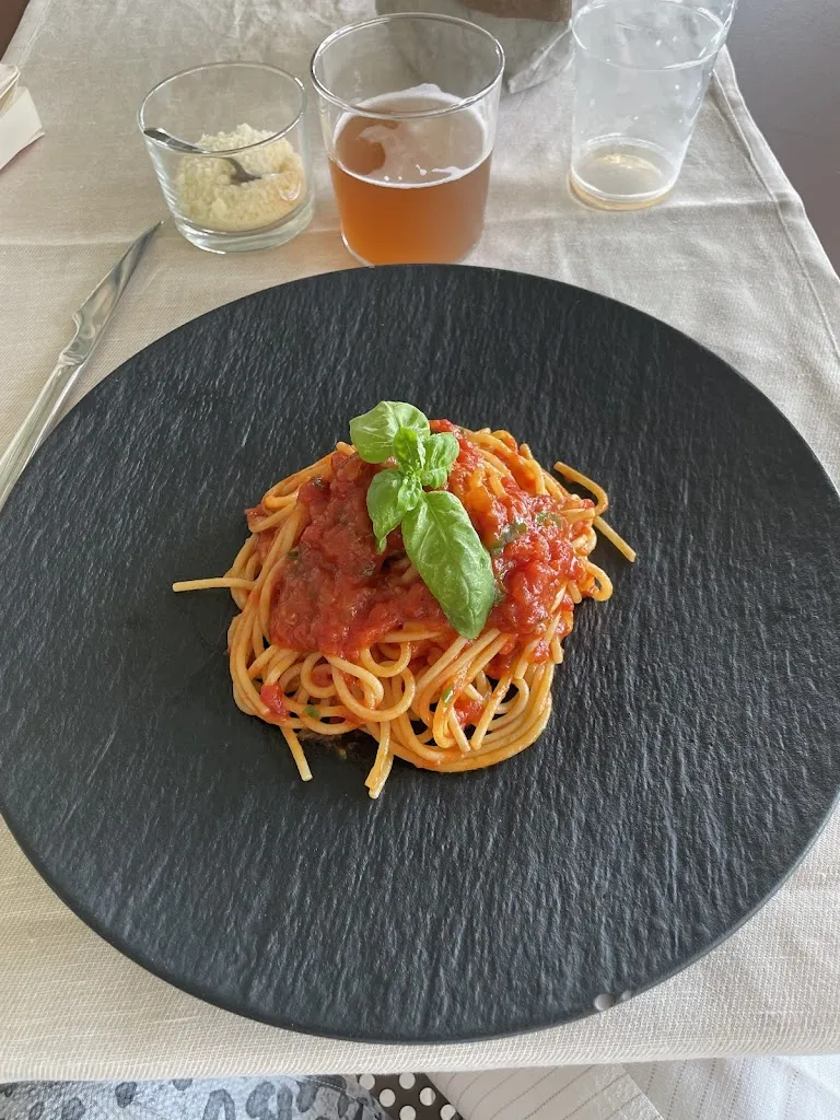 Callum McAdam_Garden Bistrot Villa Scarfantoni_Montemurlo_review