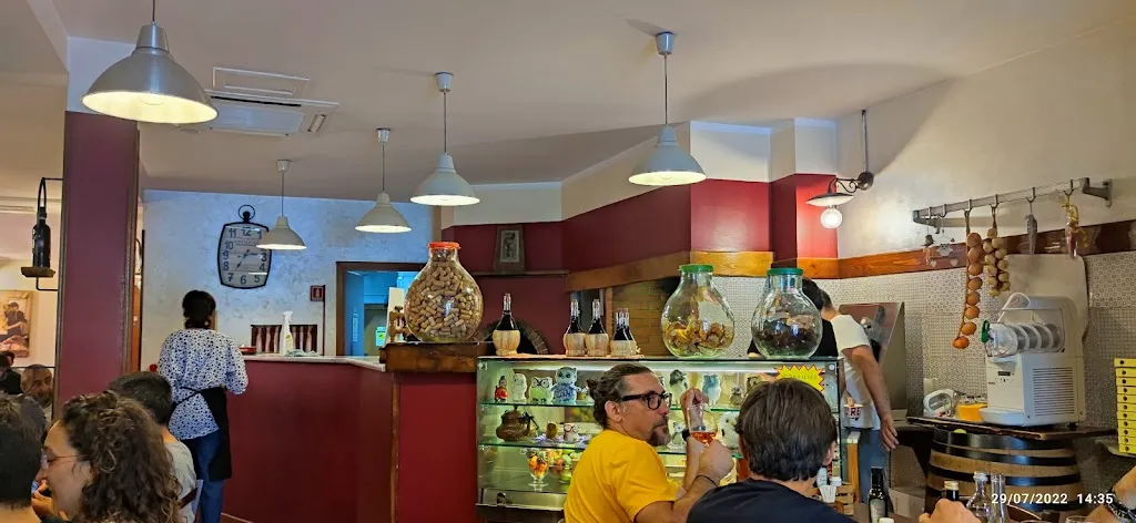 Pizzeria Sora Vassoia restaurant in Montemurlo