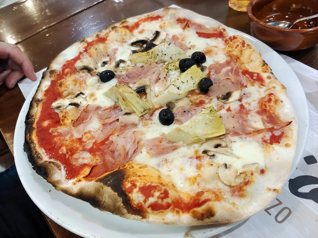 Pizzeria Il Simposio_Montemurlo_slider_image_2