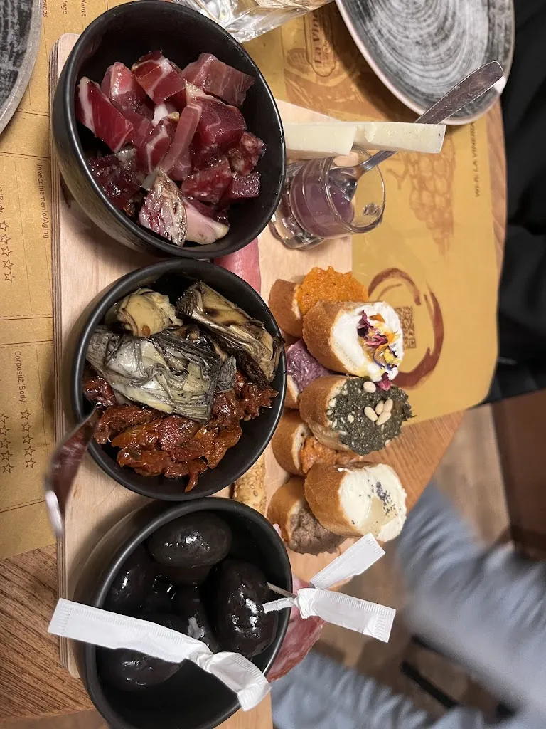 Niran Zikman_La Vineria di Montepulciano_Montepulciano_recensione