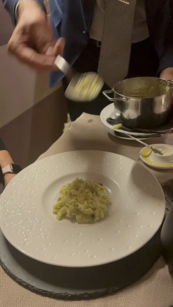 yaron raz_Le Logge del Vignola_Montepulciano_review