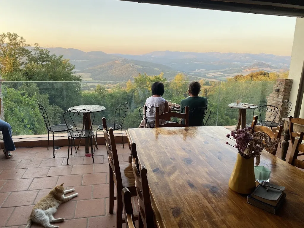 Scott n Monika Tramontalba_Andirivieni Store & Bistrot_Montescudaio_review