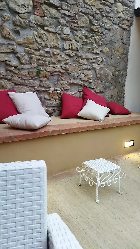 Andirivieni Store & Bistrot_Montescudaio_slider_image_2