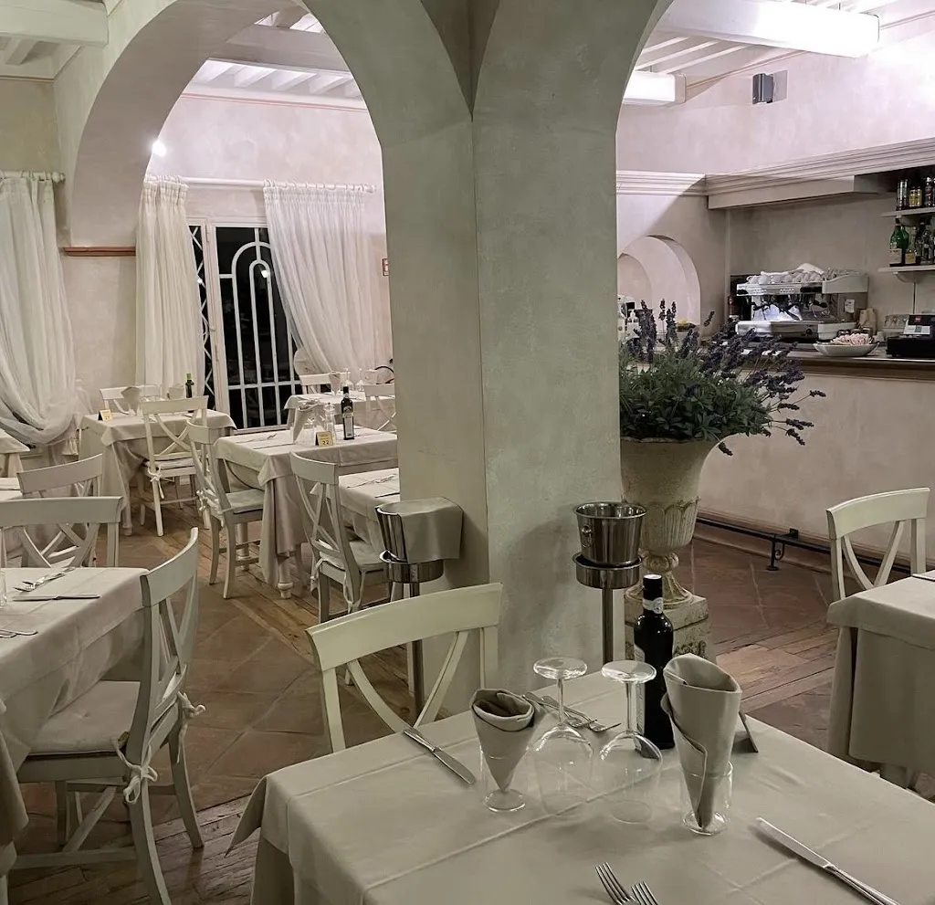 Ristorante/Pizzeria Il Leccio restaurant in Monteverdi Marittimo