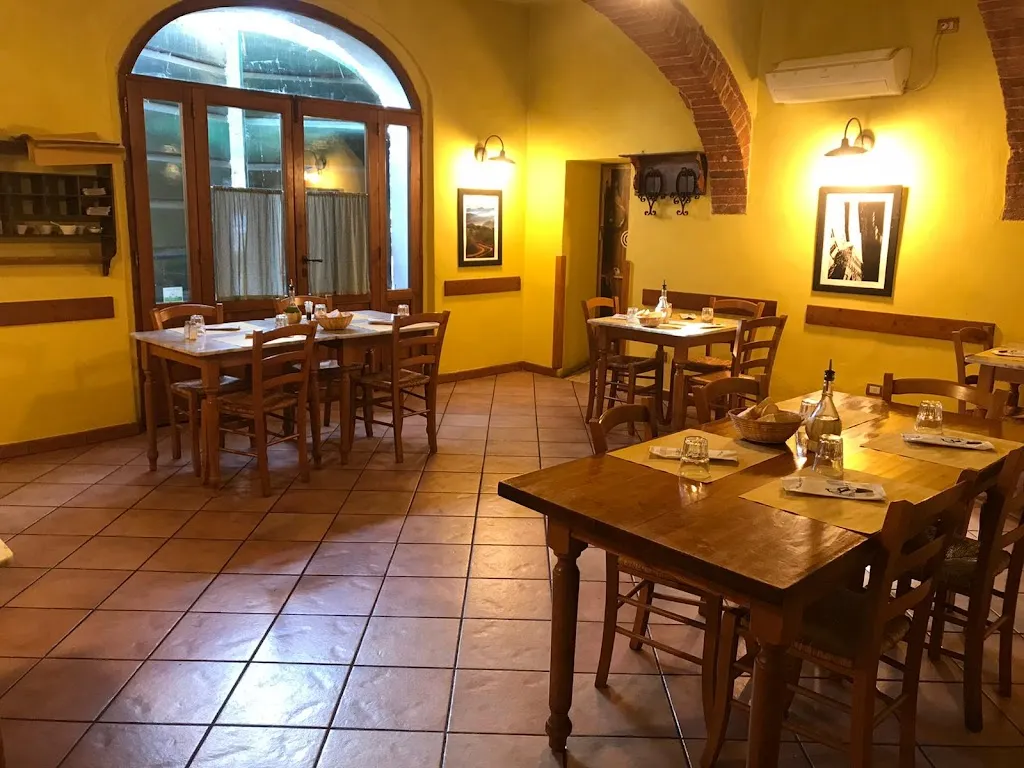 Osteria Tanaliberatutti_Monteriggioni_slider_image_1