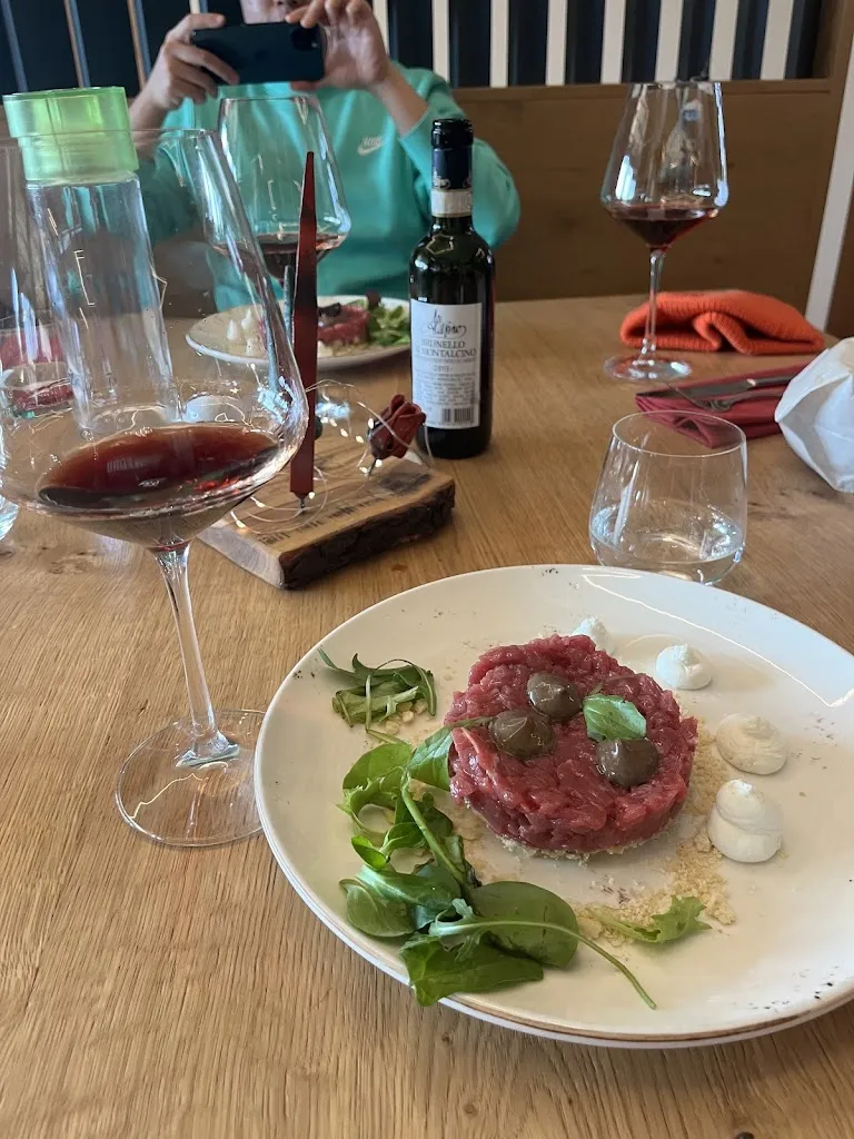 Jiahui Chen_La dama nella vigna_Monteriggioni_review