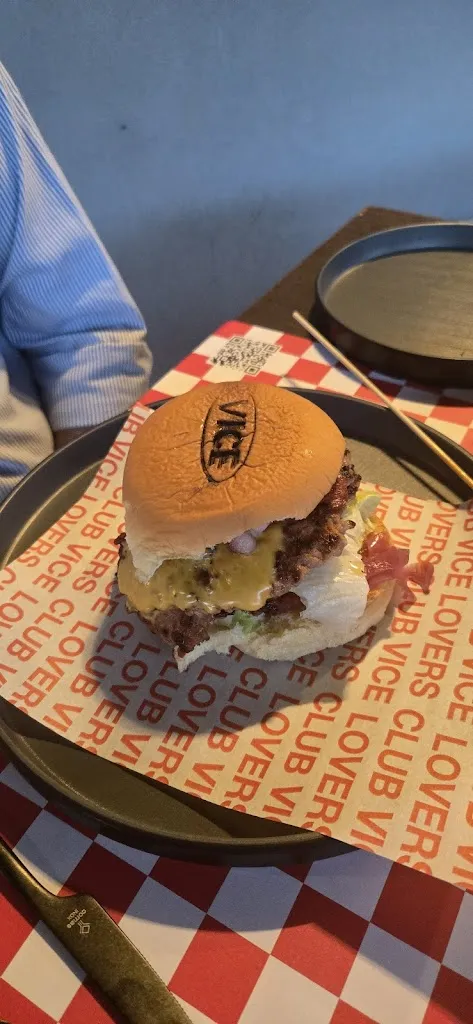 Steve Harrison_Vice - Hamburgeria_Mola di Bari_review