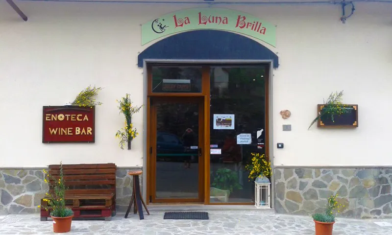 Enoteca "La Luna Brilla" restaurant in Mulazzo