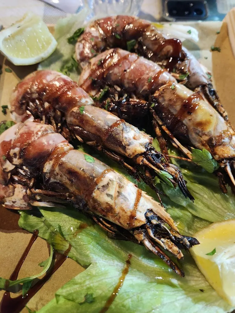 Adrien P_Il galeone friggitoria braceria ristorante_Mola di Bari_recensione