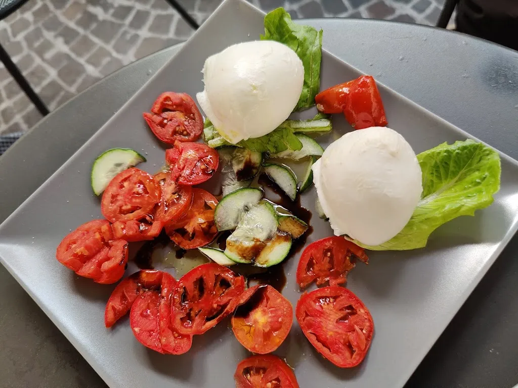 Kai Miller_A Table in Tuscany_Montevarchi_review