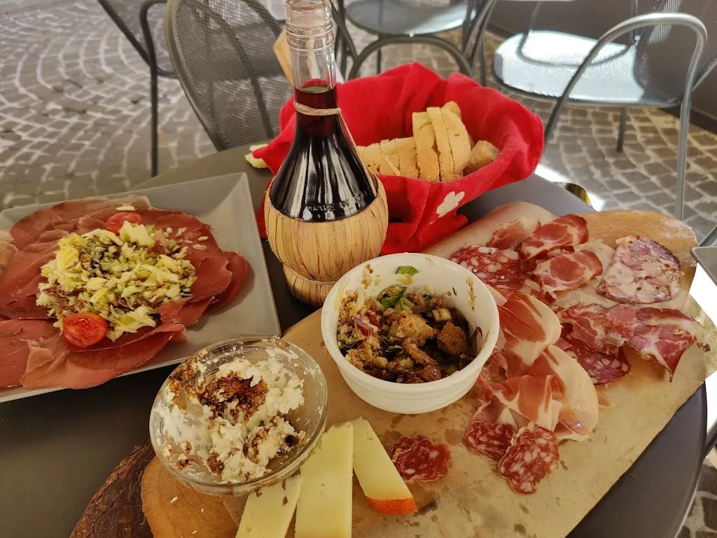 A Table in Tuscany_Montevarchi_slider_image_2